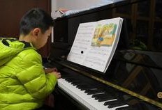 哈密吃哈密瓜下联,探寻新疆风情