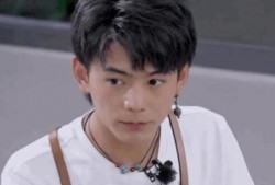 黄晓明每年吃瓜,瓜田李下，一年四季的“吃瓜”达人