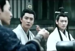 女人穿越古代吃瓜,她成了吃瓜群众