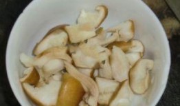 香菇和贝贝瓜能一起吃吗,香菇与贝贝瓜的搭配食用探讨