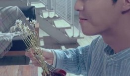 欧阳娜娜吃瓜蛋糕,甜蜜瓜香引发网友热议