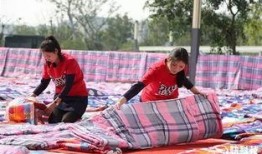 吃瓜晒被子,吃瓜晒被，享受悠闲时光