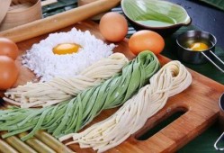 看超市监控吃瓜,超市偷吃事件揭秘