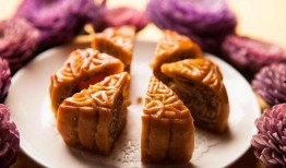 吃月饼点瓜灯,品月饼赏瓜灯，共度团圆时光