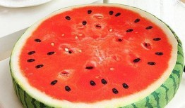 食品级勺子吃瓜,尽享夏日清凉瓜果时光