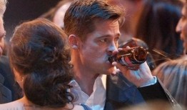 皮特吃瓜,揭秘娱乐圈的甜蜜与苦涩