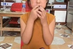 吃瓜的小妮子,揭秘吃瓜小妮子的趣味生活