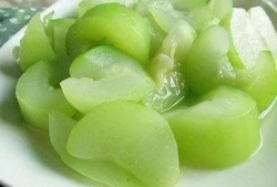 小狗吃蒲瓜,小狗的蒲瓜美食之旅