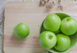 梦见女人给我瓜吃,揭秘梦见女人给我瓜吃的寓意与启示