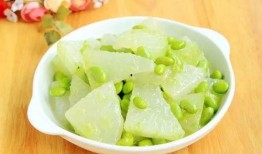 女孩吃凉瓜,女孩的凉瓜美食之旅