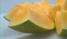 感冒吃梨还是吃哈密瓜,感冒期间的选择指南