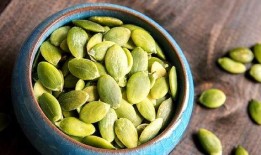 买袋瓜子吃瓜,舌尖上的悠闲时光